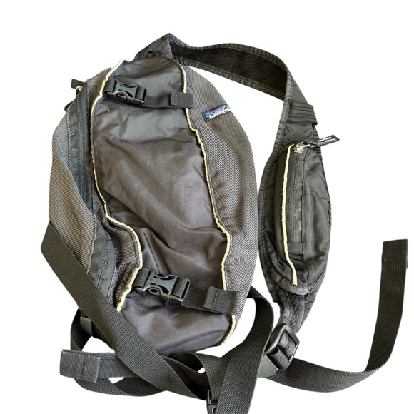 Patagonia Atom Sling Bag Vintage Well Worn Small Crossbody Black Unisex Mens - Picture 1 of 10